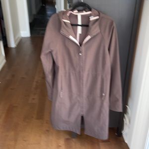 Lululemon rain/coat